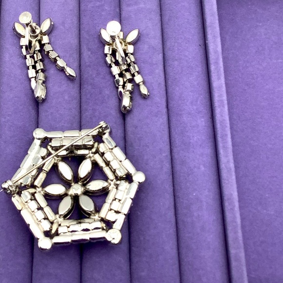 🎄🎄Vintage Rhinestone Brooch and Screw-back earrings Jayflex Sterling - Picture 4 of 4